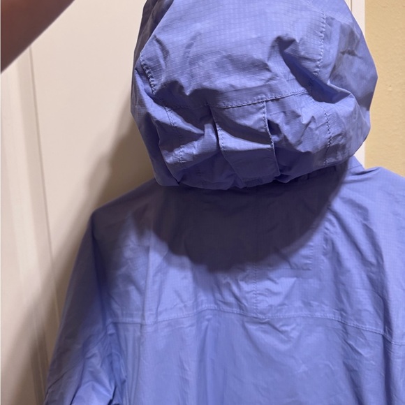 L.L. Bean Purple Hooded Rain Jacket Pockets Zipper Snap Velcro Closure Sz M - Picture 7 of 11